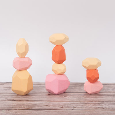 Les blocs constitutifs en bois 4cm d'architecture nordique des enfants lapident empiler le jouet de jeu
