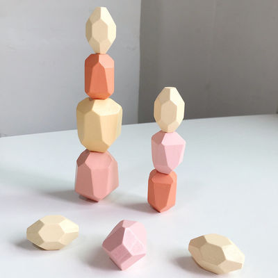 Les blocs constitutifs en bois 4cm d'architecture nordique des enfants lapident empiler le jouet de jeu