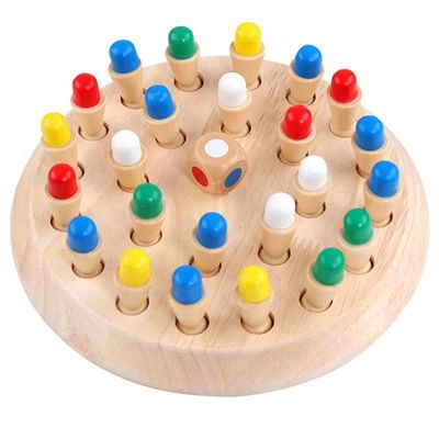 le bébé en bois de 5.5cm Montessori joue le jeu d'échecs d'allumette de mémoire