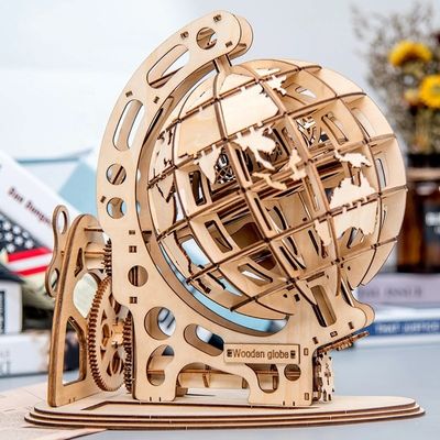 le puzzle en bois perpétuel du bloc 3D joue le modèle mécanique en bois