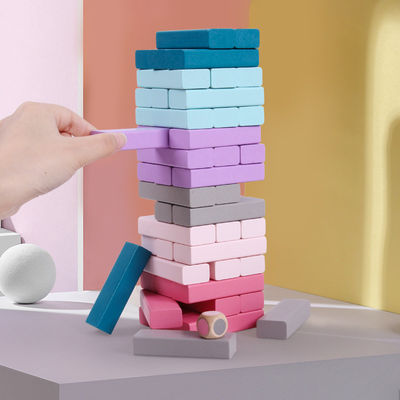 Équilibrez 48pcs a coloré les blocs en bois de domino a empilé les jouets éducatifs d'arc-en-ciel