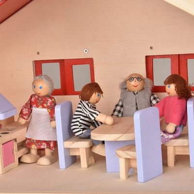Maison de poupée de Mini Dollhouse Furniture Wooden Miniature de garage des enfants DIY 55.5cm