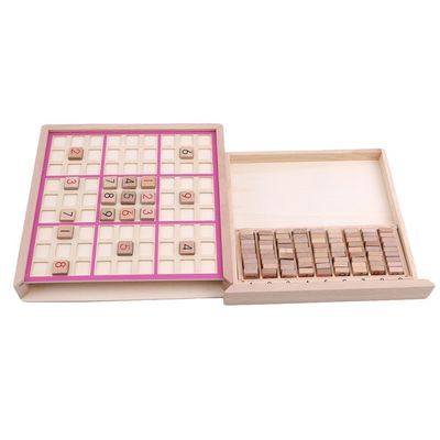 Pièces d'échecs en bois des contrôleurs 3.8cm de hêtre pliant l'échiquier en bois