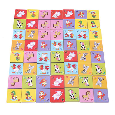 Le cube en domino du solitaire 4cm déconcertent des dominos en bois pour des enfants en bas âge
