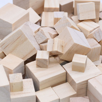 Blocs carrés en bois de métiers en bois non finis du pin 1.5cm d'arbre