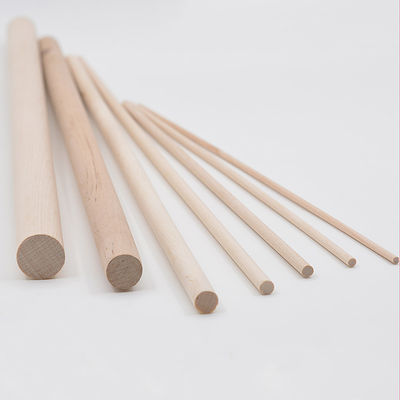 Métiers en bois non finis polis de 4mm longtemps autour des bâtons en bois