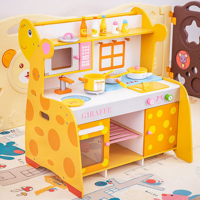 La cuisine miniature en bois de la famille 66cm a placé Toy Kitchen Accessories en bois