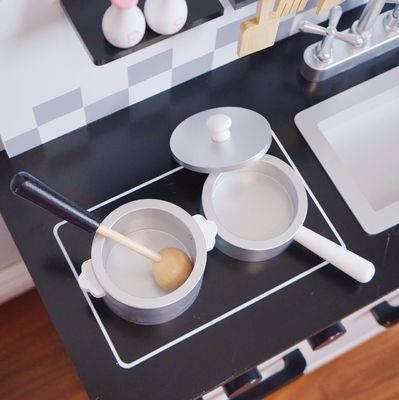 Les enfants en bas âge de Grey Wooden Kitchen Toys For d'enfants noircissent 77.8cm