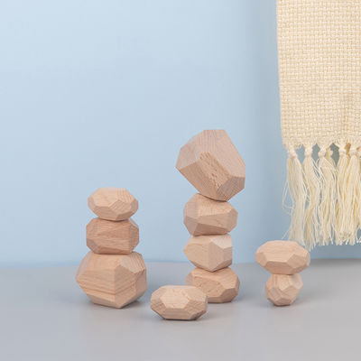 Pierre en bois nordique de Montessori empilant les jouets en bois créatifs de jeu