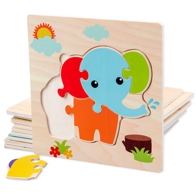 Les jeux de Montessori que le bébé joue des animaux trafiquent des enfants 3D déconcerte le puzzle en bois Toy Matching de connaissance de bande dessinée