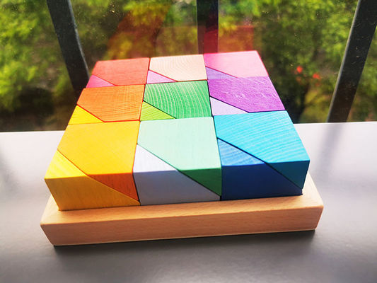 pierre en bois de puzzle en bois de fleur d'arc-en-ciel de 2300g 4cm empilant le jeu