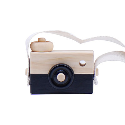 Pendant en bois de caméra de collier de Montessori de hêtre pour le bébé