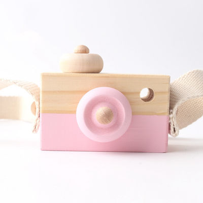 Pendant en bois de caméra de collier de Montessori de hêtre pour le bébé