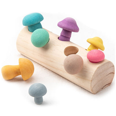 Jeu en bois de cueillette de champignon de forme développementale éducative