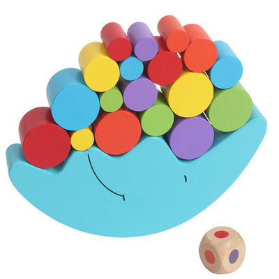 Jeu en bois d'équilibre de lune de Montessori pour l'étude tôt