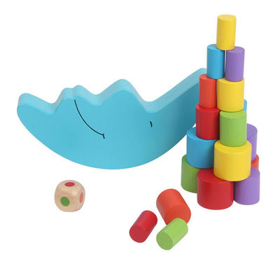 Jeu en bois d'équilibre de lune de Montessori pour l'étude tôt