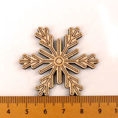 Le flocon de neige de peinture d'albums modèlent les métiers en bois faits main