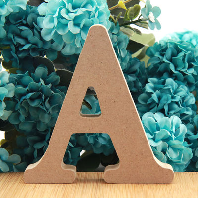 Alphabet 3.94in en bois debout non-toxique de lettres pour le mariage