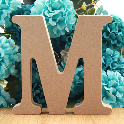Alphabet 3.94in en bois debout non-toxique de lettres pour le mariage