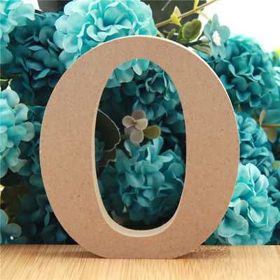 Alphabet 3.94in en bois debout non-toxique de lettres pour le mariage
