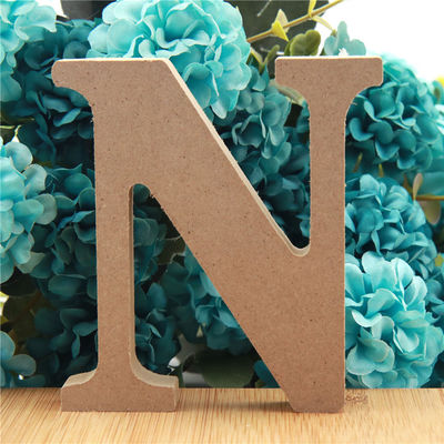 Alphabet 3.94in en bois debout non-toxique de lettres pour le mariage