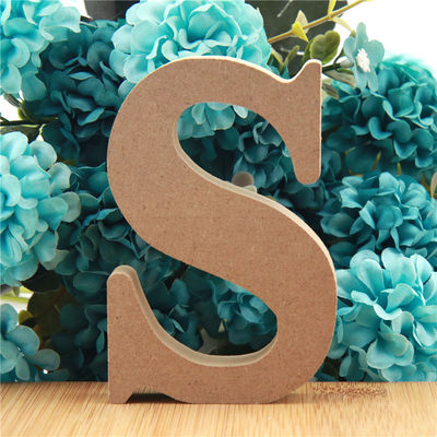Alphabet 3.94in en bois debout non-toxique de lettres pour le mariage