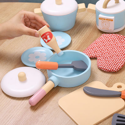 La première éducation d'enfants unisexes en bois feignent des jouets de cuisine