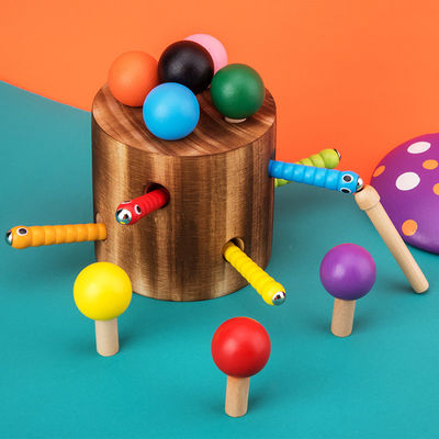 Crochet en bois le jeu de ver pour la formation de coordination d'oeil de la main des enfants