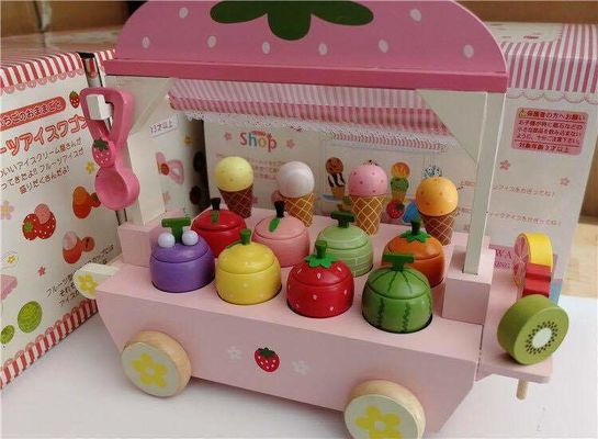 Machine en bois de cornet de crème glacée de la simulation des enfants