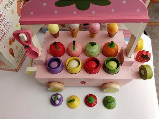 Machine en bois de cornet de crème glacée de la simulation des enfants