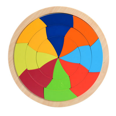 Blocs en bois de puzzle d'arc-en-ciel de développement de la petite enfance