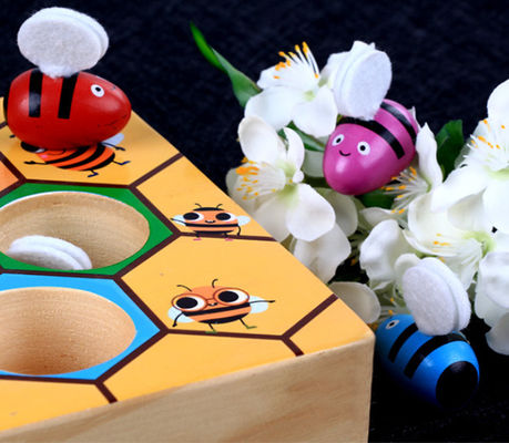 Jeu en bois de coordination d'oeil de main de Montessori pour la première éducation d'enfants