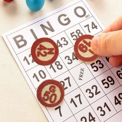 Jeu en bois de bingo-test d'échecs de cru avec 40 cartes DIY de nombre de bingo-test