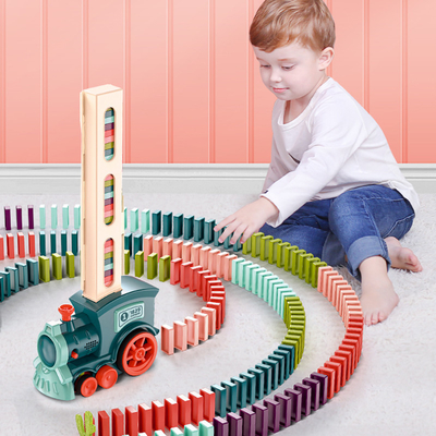 Blocs en bois électriques DIY éducatif de pose automatique de domino d'enfants