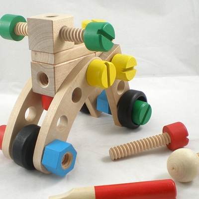 La voiture Toy Solid Wood Assembly Intelligence d'Assemblée de démontage d'intelligence de l'avantage d'enfants 30 morceaux vissent le jouet