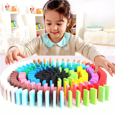 Les dominos en bois d'arc-en-ciel bloc constitutif 120Pcs pour des enfants éducatifs