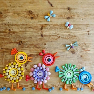 Pièces lâches d'arc-en-ciel en bois Montessori coloré pour le bébé préscolaire