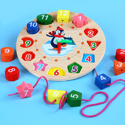 Les perles éducatives animales de Montessori d'horloge perlée en bois colorée de Digital déconcerte des instruments assortissant l'horloge Toy Kid