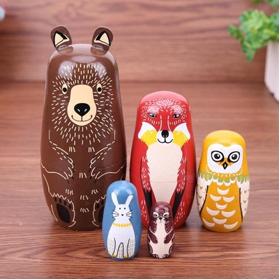 Cadeaux faits main d'enfants de Matryoshka de poupée russe en bois