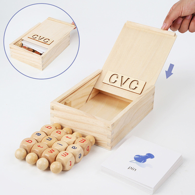 La lecture en bois de Montessori bloque l'étude de rotation tournante d'alphabet de lettre