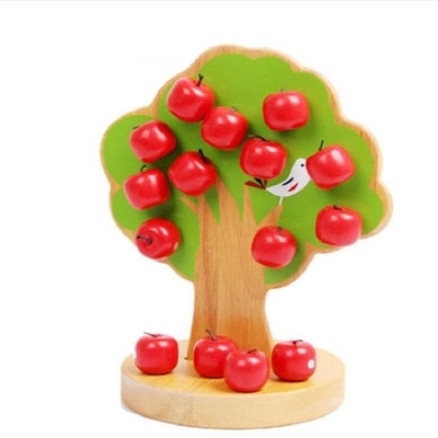 Les jouets en bois de bébé de Montessori de pommier pour des enfants sélectionnent le fruit éducatif