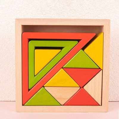 Le puzzle en bois d'emboîtement d'empileur bloque Montessori empilant le jeu pour l'école maternelle