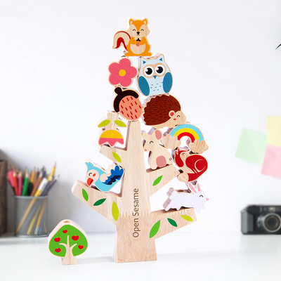 Équilibre animal en bois empilant l'arbre naturel Toy For Preschool de jeu