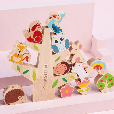 Équilibre animal en bois empilant l'arbre naturel Toy For Preschool de jeu