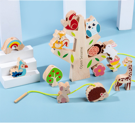 Équilibre animal en bois empilant l'arbre naturel Toy For Preschool de jeu
