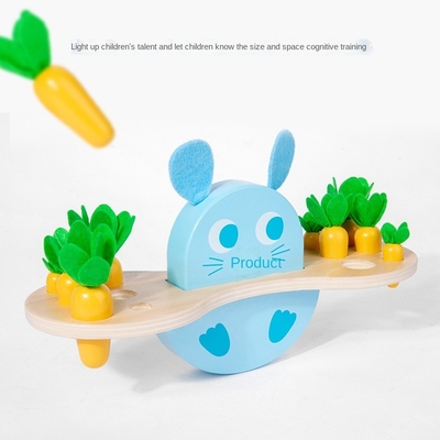 Radis en bois de bloc constitutif d'équilibre de lapin tirant le jeu
