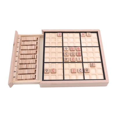Contrôleurs internationaux de hêtre d'échecs de Sudoku d'enfants pliant le Tableau de jeu