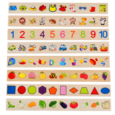 Le bébé en bois de Montessori joue la classification mathématique de la connaissance