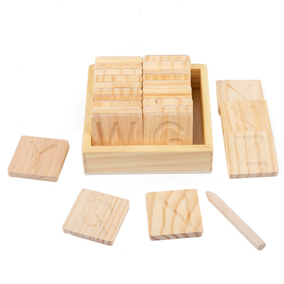 Montessori en bois Word orthographiant le conseil Pen Control Training de pratique en matière de cannelure