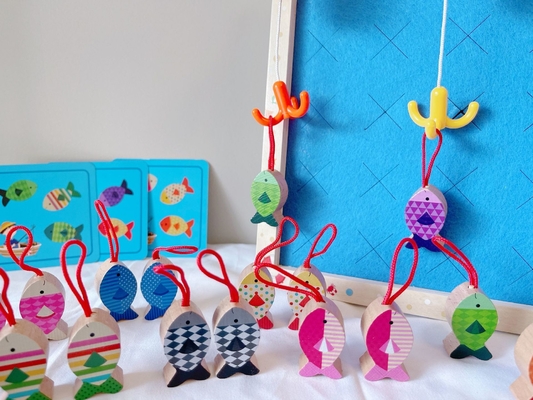 Deux dans une formation de pêche de mémoire de développement de concentration de jeu